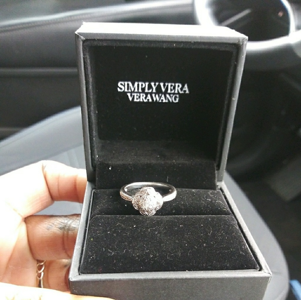 Simply Vera, Vera Wang Ring